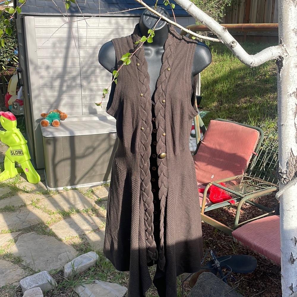 Sleeveless Cardigan/Vest